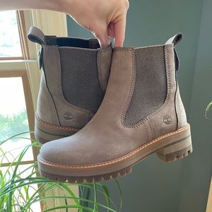 *Like New* Timberland Courmayeur Valley Chelsea Boot